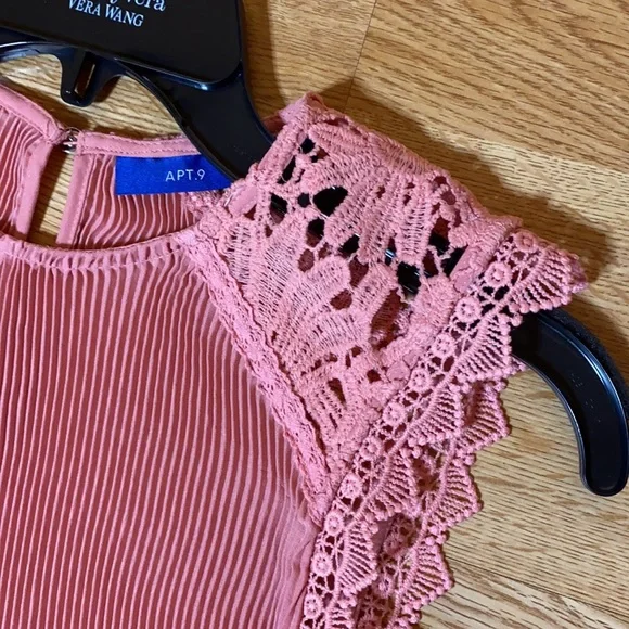 NWT!!!   APT 9 PLEAT LACE TOP.  Sz S - Picture 2 of 10